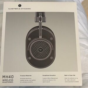 MH40 Wireless Headphones - Black